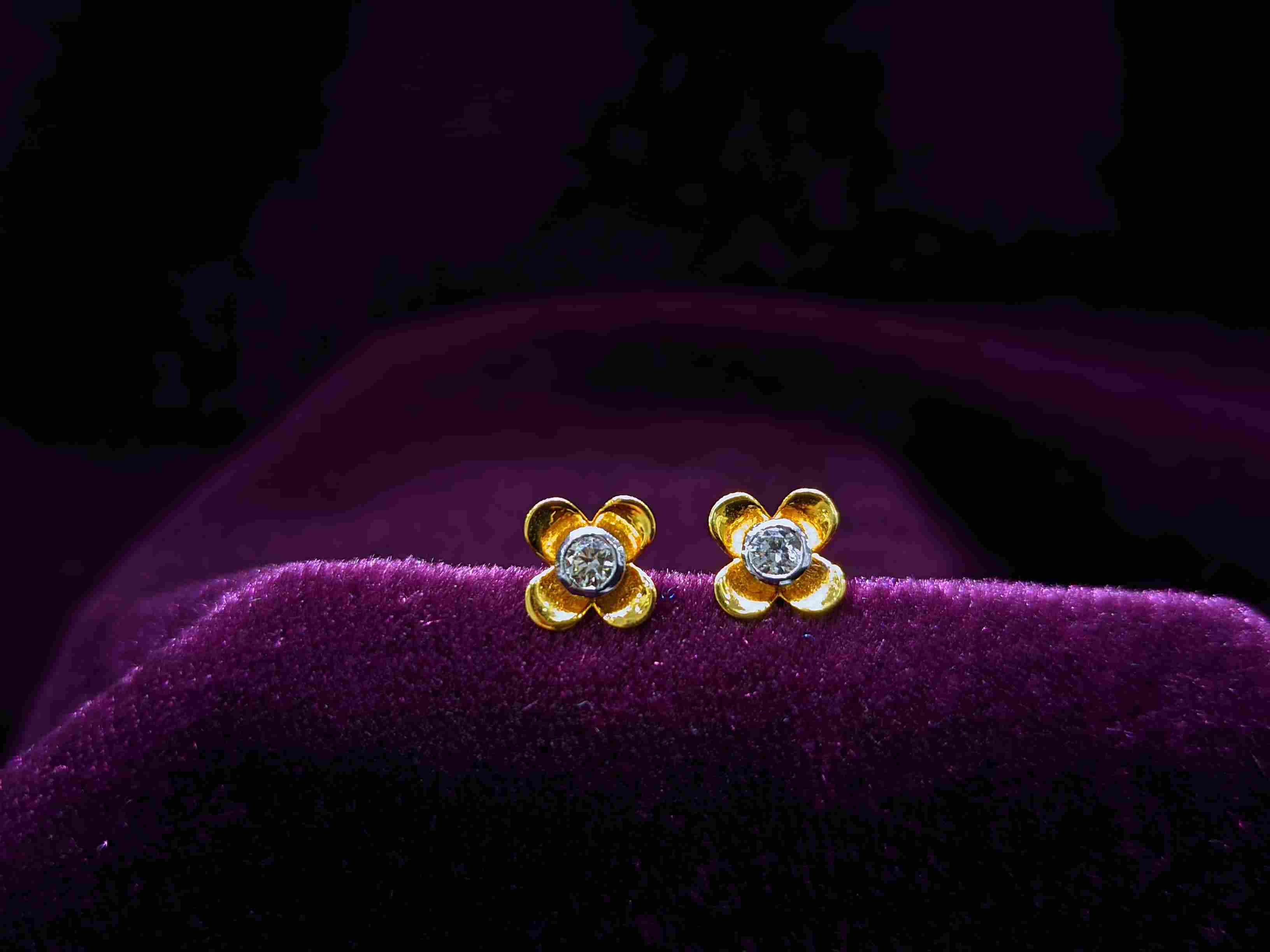 DIAMOND TOPS